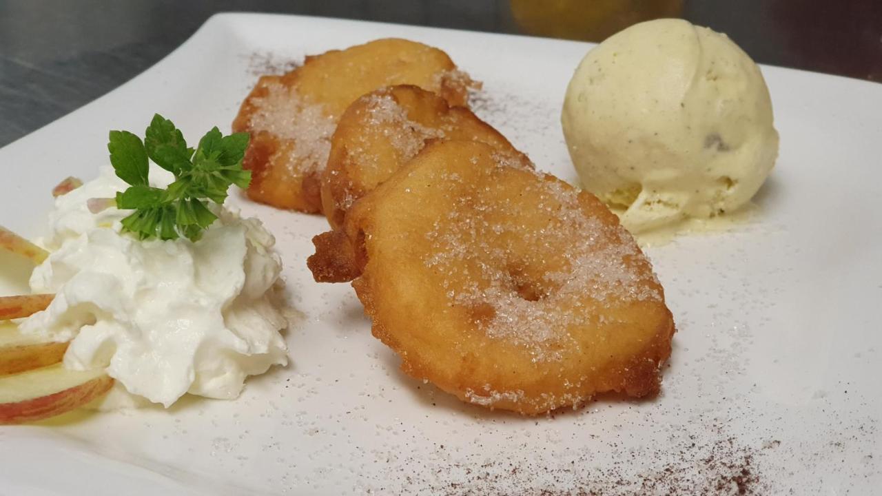 Hotel Zum Braeu 킨딩 외부 사진